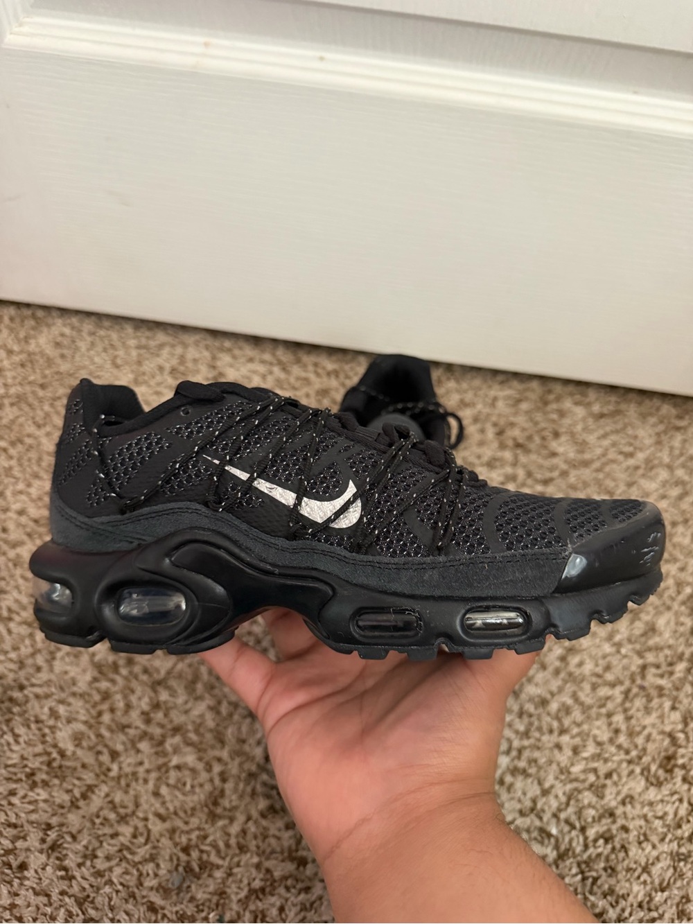 Nike Kids Black/Silver Air Max Plus - 4.5Y